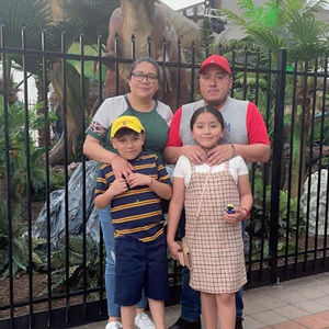 Meet your Posher, Eva elitania